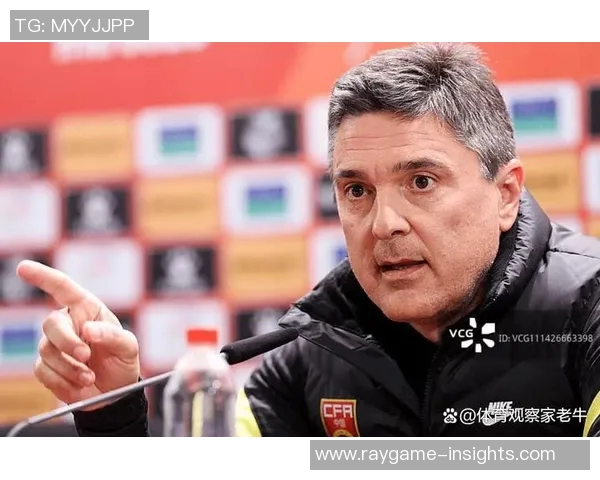 英超激战AC米兰大胜本菲卡乌龙球引发争议判罚全场沸腾