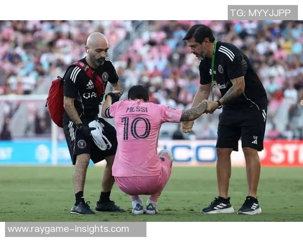 友谊赛精彩对决巴黎圣日耳曼与那不勒斯战成平局点球大战引发全场热烈反响